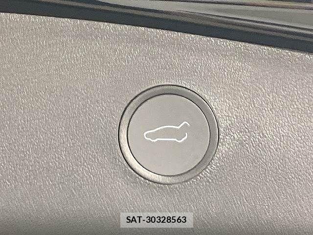 Tesla MODEL 3 2021-05 7360162-10