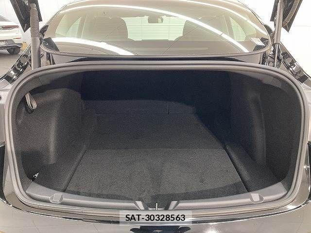 Tesla MODEL 3 2021-05 7360162-13