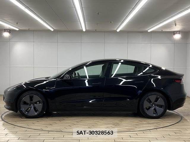 Tesla MODEL 3 2021-05 7360162-15