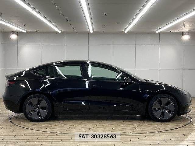 Tesla MODEL 3 2021-05 7360162-16