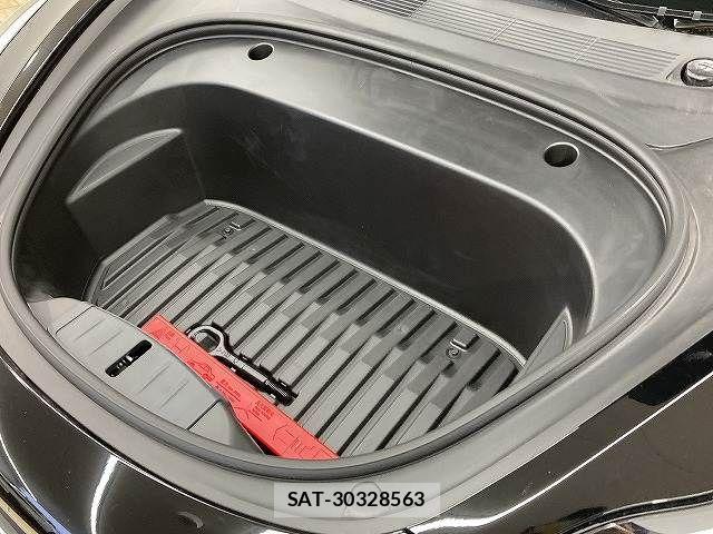 Tesla MODEL 3 2021-05 7360162-17