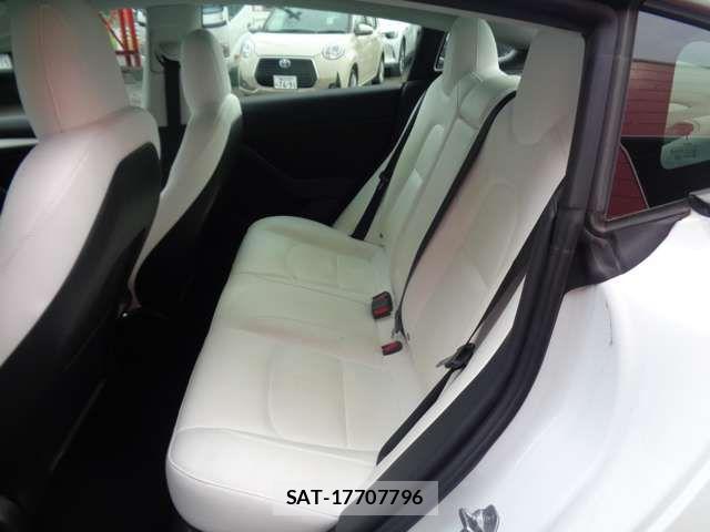 Tesla MODEL 3 2021-10 7394524-10