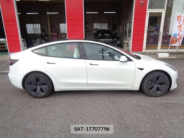 Tesla MODEL 3 2021-10 7394524-4