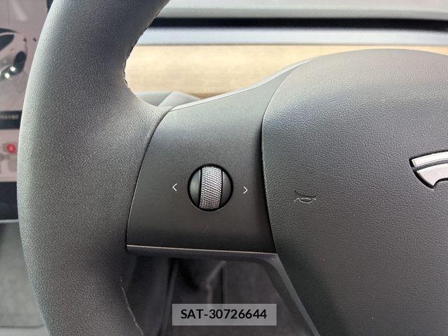 Tesla MODEL 3 2022-06 7510277-11