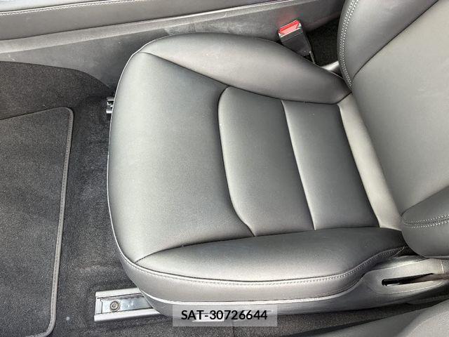 Tesla MODEL 3 2022-06 7510277-15