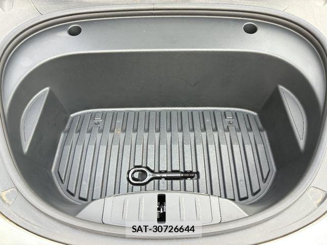 Tesla MODEL 3 2022-06 7510277-17