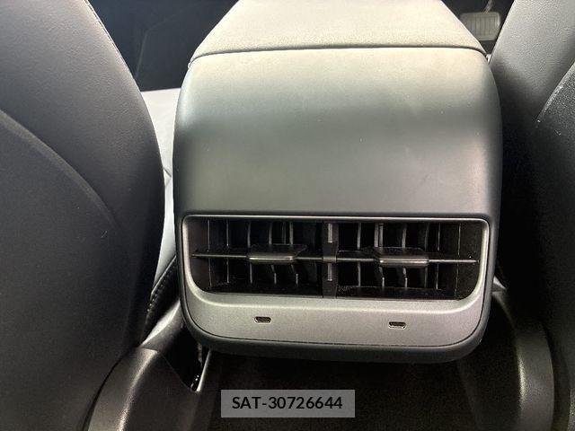Tesla MODEL 3 2022-06 7510277-18