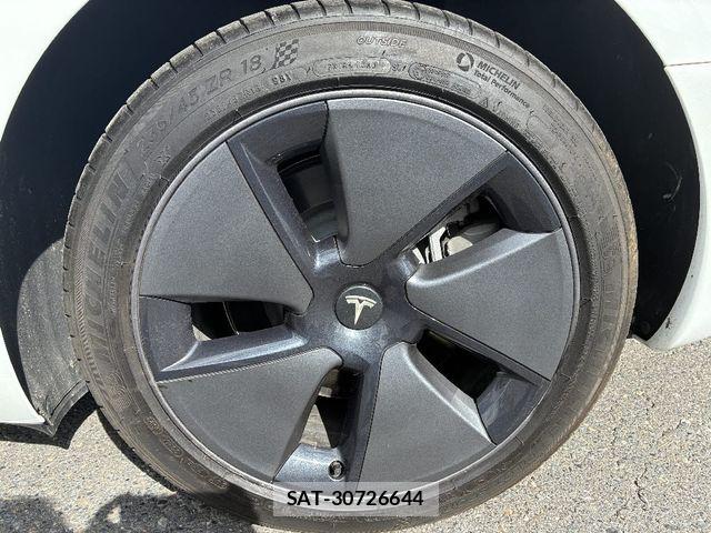 Tesla MODEL 3 2022-06 7510277-20