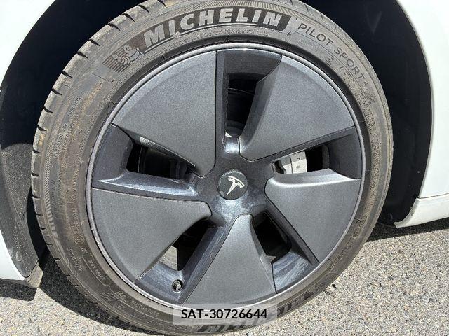 Tesla MODEL 3 2022-06 7510277-21