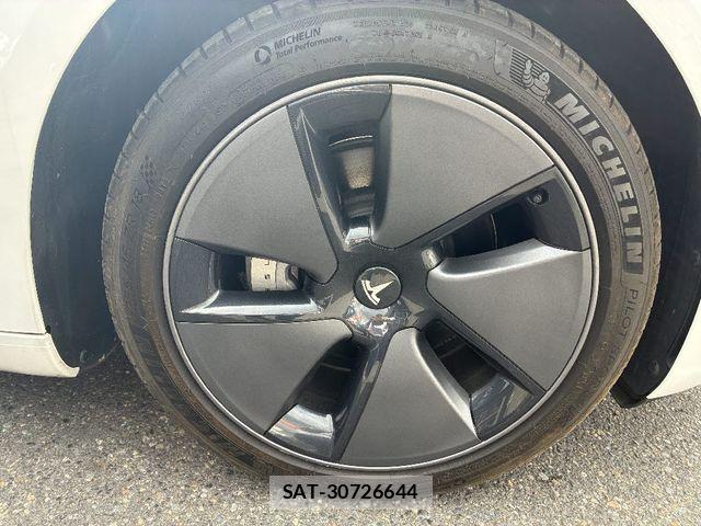 Tesla MODEL 3 2022-06 7510277-22