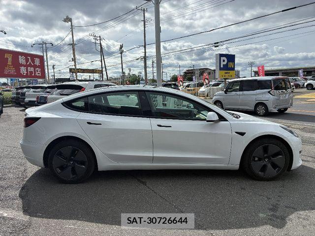 Tesla MODEL 3 2022-06 7510277-26