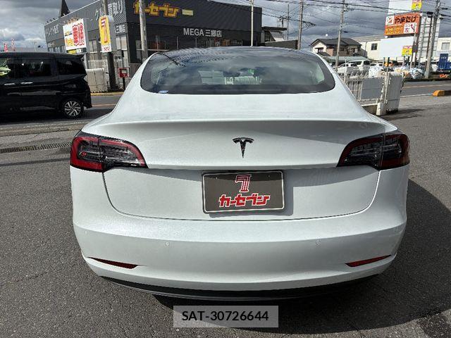 Tesla MODEL 3 2022-06 7510277-27