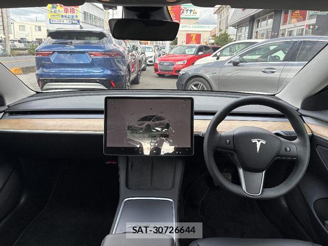 Tesla MODEL 3 2022-06 7510277-2
