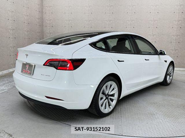 Tesla MODEL 3 2021-03 7503242-1
