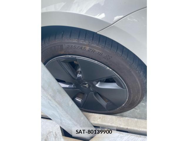 Tesla MODEL 3 2021-08 7503243-4