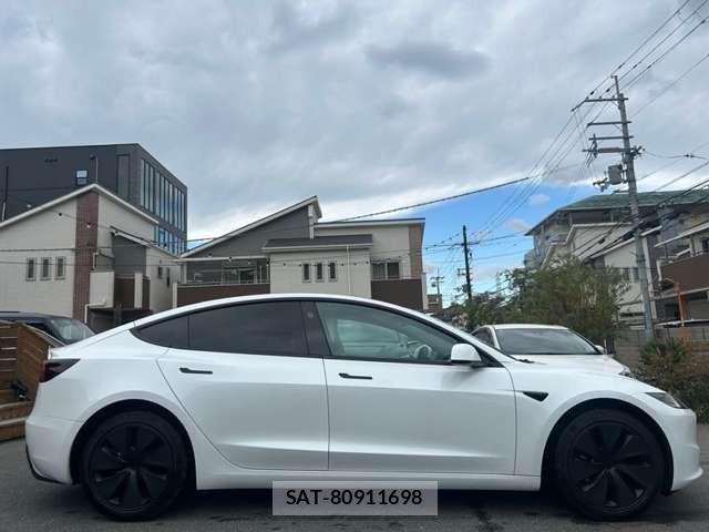 Tesla MODEL 3 2024-09 7503240-9