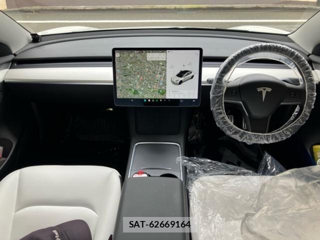 Tesla MODEL 3 2021-09 7562988-1