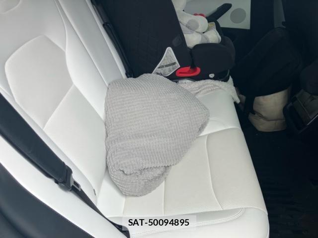 Tesla MODEL 3 2025-03 7562987-10