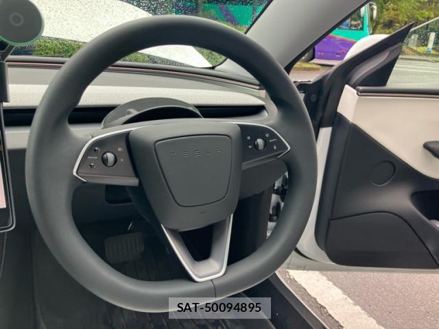 Tesla MODEL 3 2025-03 7562987-17