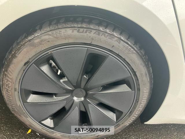 Tesla MODEL 3 2025-03 7562987-4