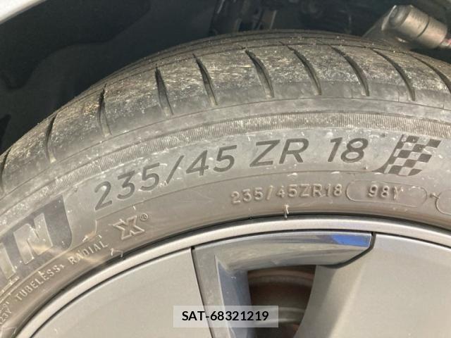 Tesla MODEL 3 2021-07 7729844-7
