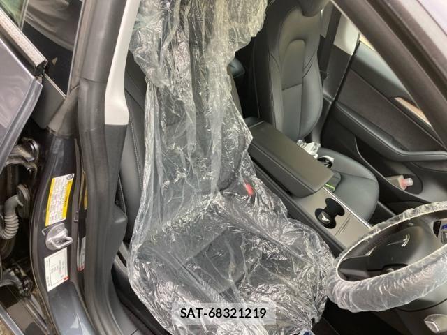 Tesla MODEL 3 2021-07 7729844-9