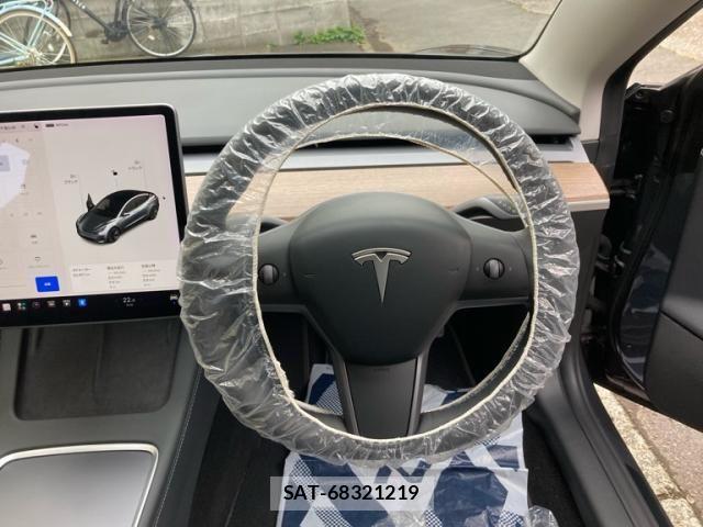 Tesla MODEL 3 2021-07 7729844-12