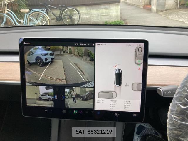 Tesla MODEL 3 2021-07 7729844-15