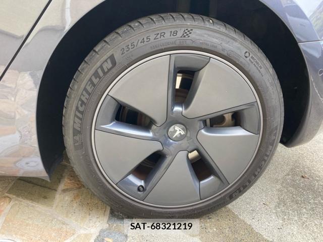 Tesla MODEL 3 2021-07 7729844-5