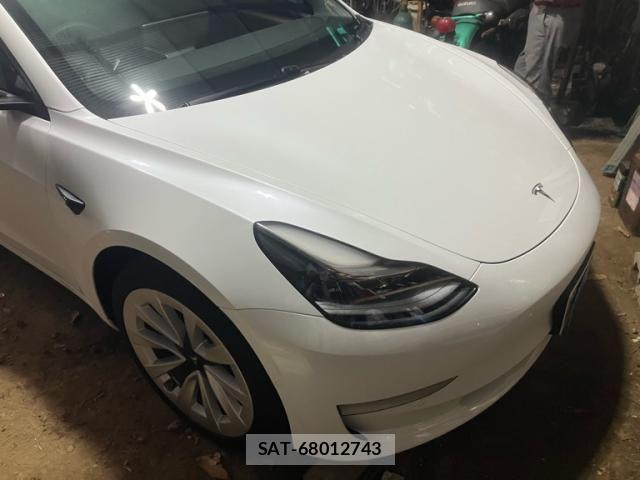 Tesla MODEL 3 2022-03 7729839-0