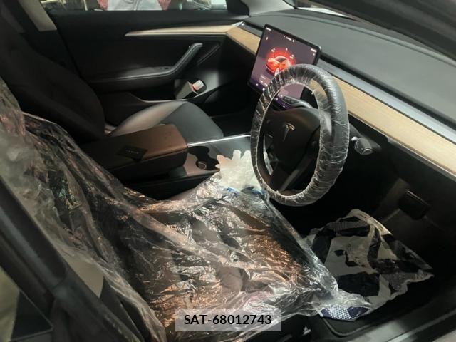 Tesla MODEL 3 2022-03 7729839-11