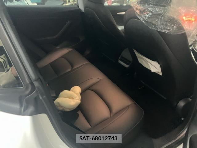 Tesla MODEL 3 2022-03 7729839-12