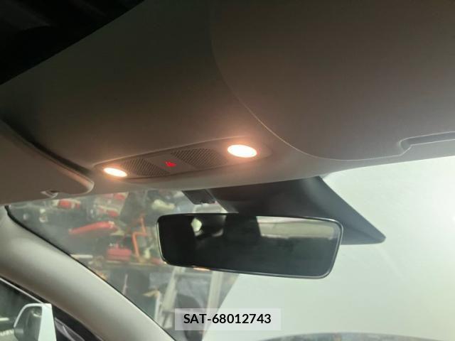Tesla MODEL 3 2022-03 7729839-15