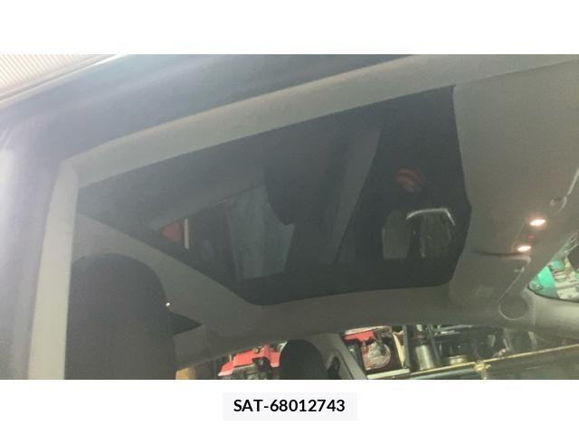 Tesla MODEL 3 2022-03 7729839-21