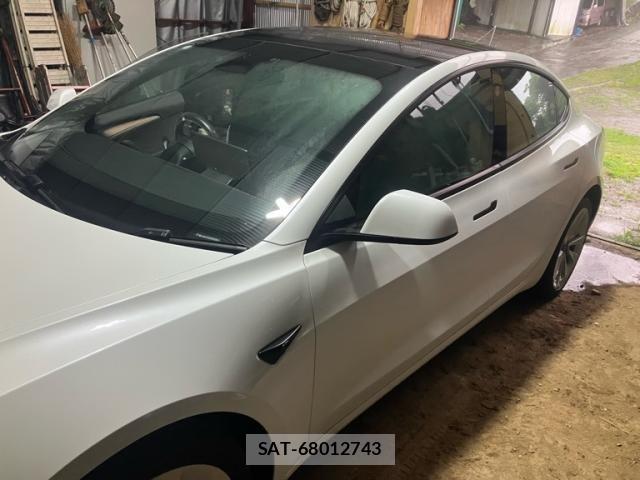 Tesla MODEL 3 2022-03 7729839-3