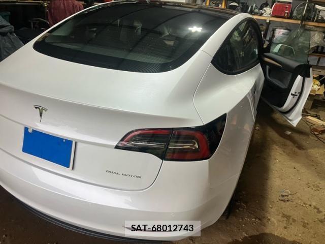 Tesla MODEL 3 2022-03 7729839-4