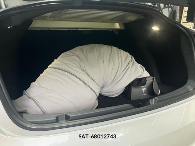 Tesla MODEL 3 2022-03 7729839-7