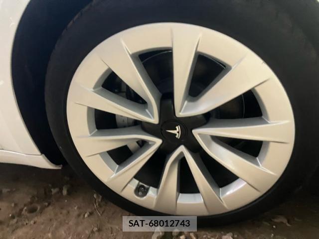 Tesla MODEL 3 2022-03 7729839-8