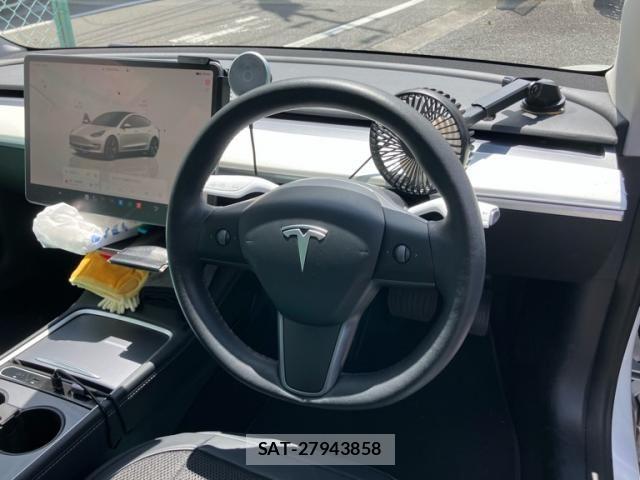 Tesla MODEL 3 2022-06 7729842-13