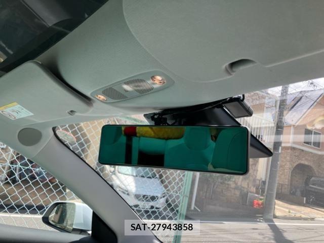 Tesla MODEL 3 2022-06 7729842-16