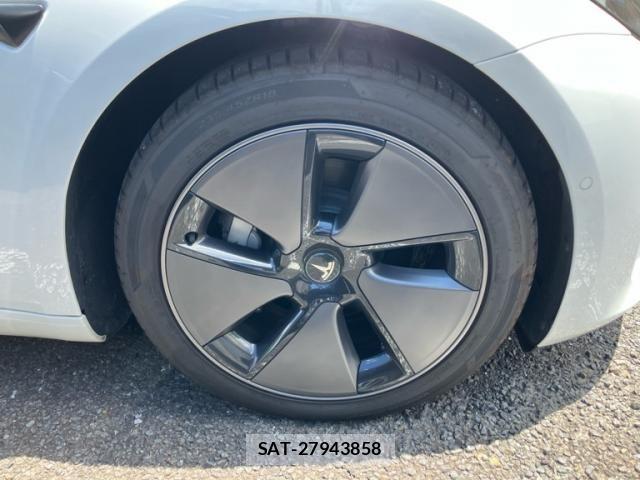 Tesla MODEL 3 2022-06 7729842-21