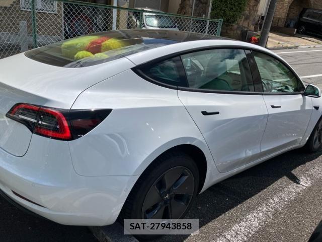 Tesla MODEL 3 2022-06 7729842-4