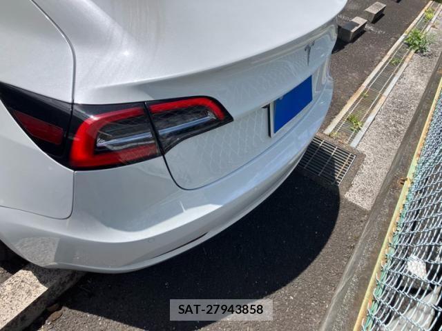 Tesla MODEL 3 2022-06 7729842-6