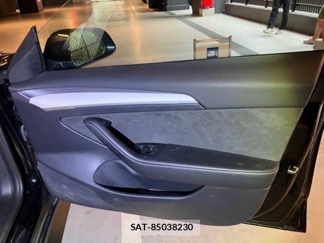 Tesla MODEL 3 2023-07 7729841-14