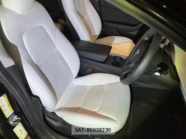 Tesla MODEL 3 2023-07 7729841-16