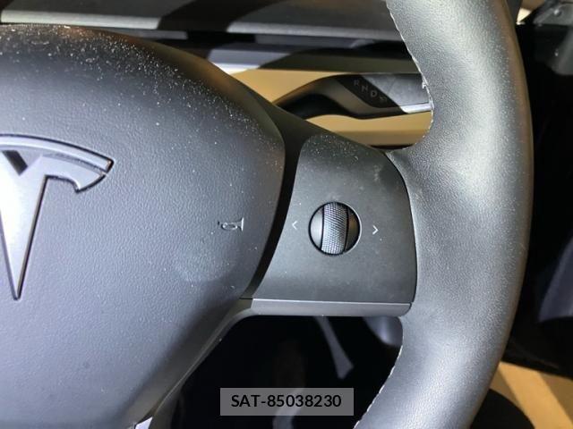 Tesla MODEL 3 2023-07 7729841-19