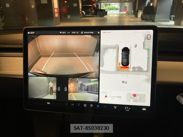 Tesla MODEL 3 2023-07 7729841-23