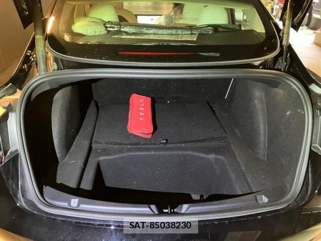 Tesla MODEL 3 2023-07 7729841-7