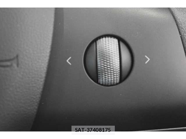Tesla MODEL 3 2021-12 7729843-12