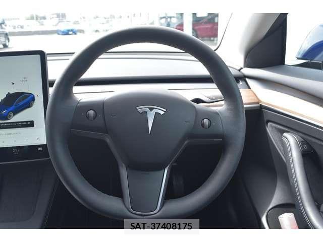 Tesla MODEL 3 2021-12 7729843-3
